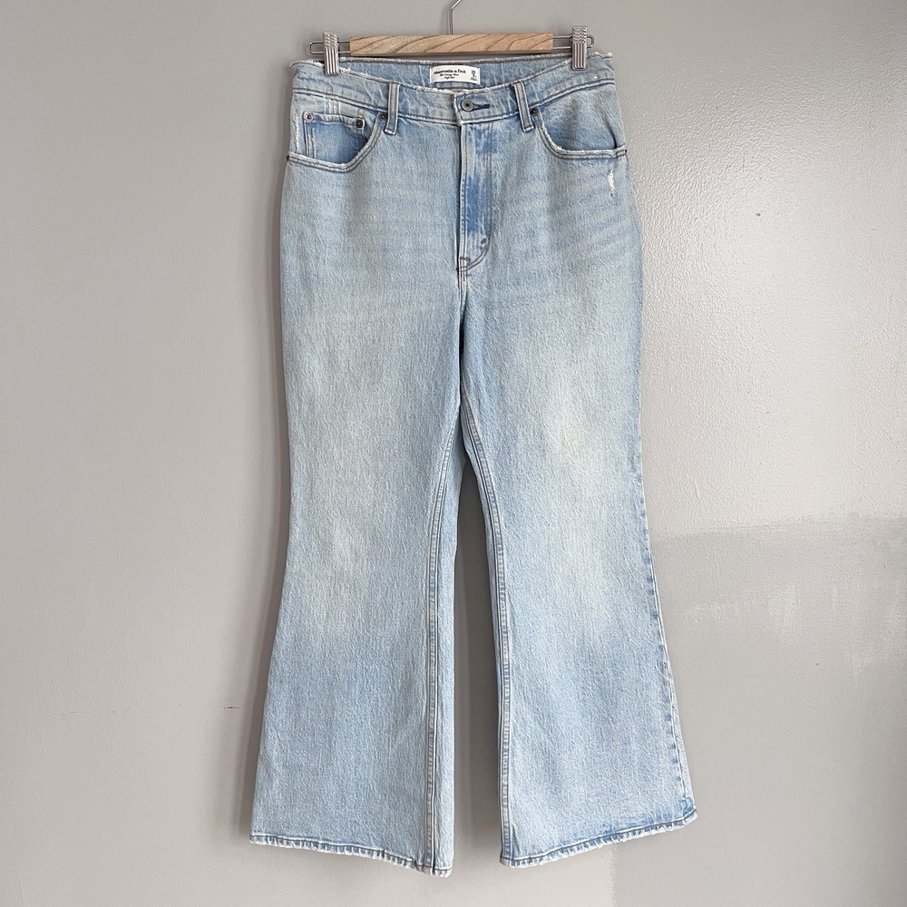 Abercrombie & Fitch Vintage Flare High‎ Rise Jeans Light Wash Distressed 29x27